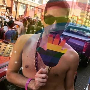 Meet your Posher, Casey